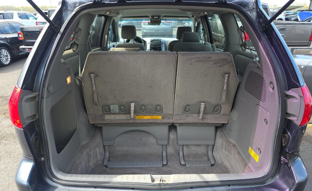 Used 2008 Toyota Sienna CE image 5
