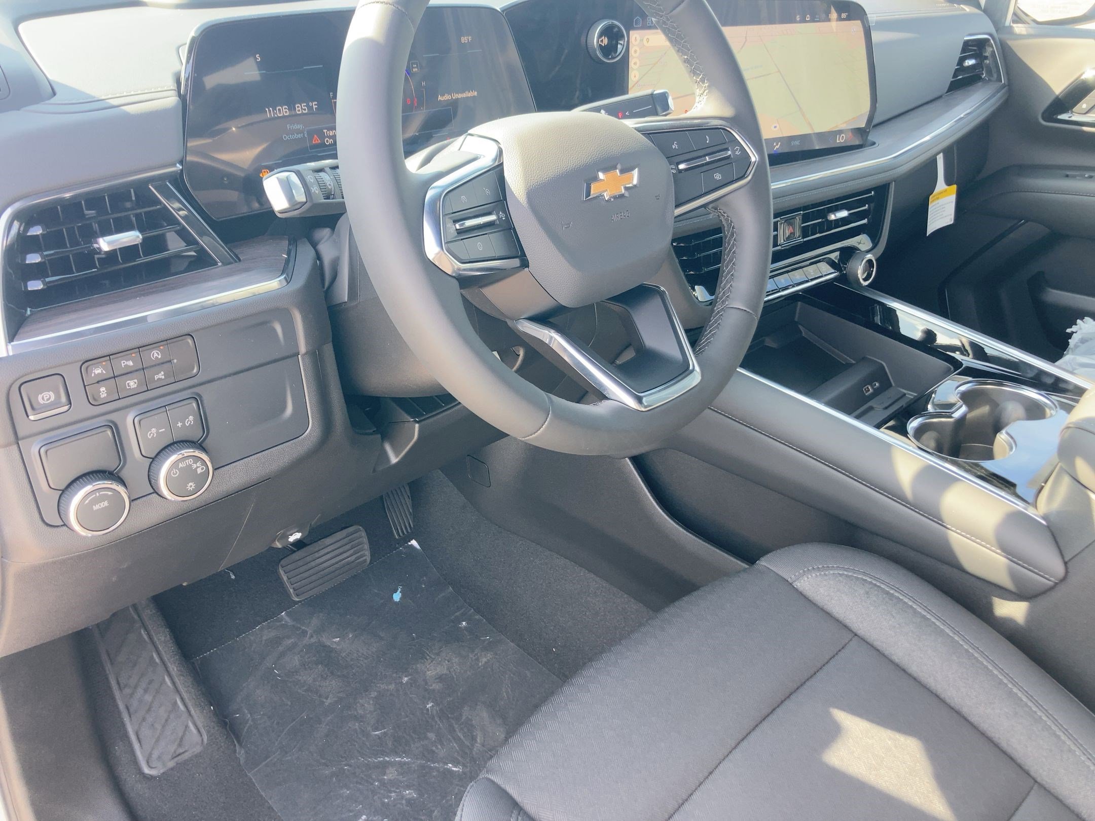 New 2026 Chevrolet Suburban LS image 4