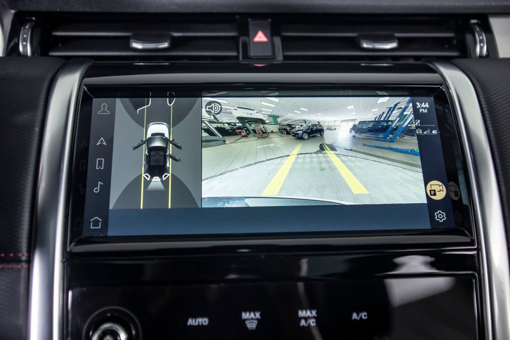 Used 2022 Land Rover Discovery Sport SE R-Dynamic image 34