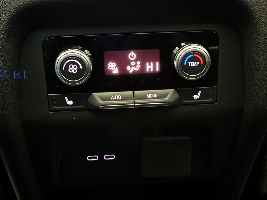 New 2026 GMC Acadia Denali w/ Super Cruise Package image 8