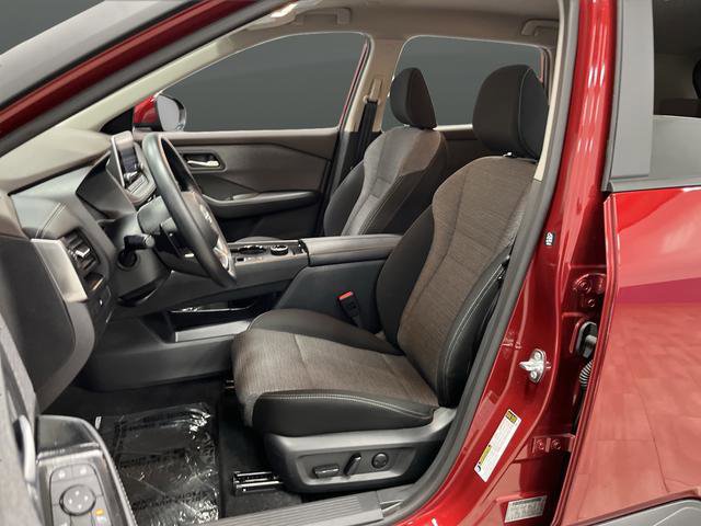 Used 2023 Nissan Rogue SV image 4