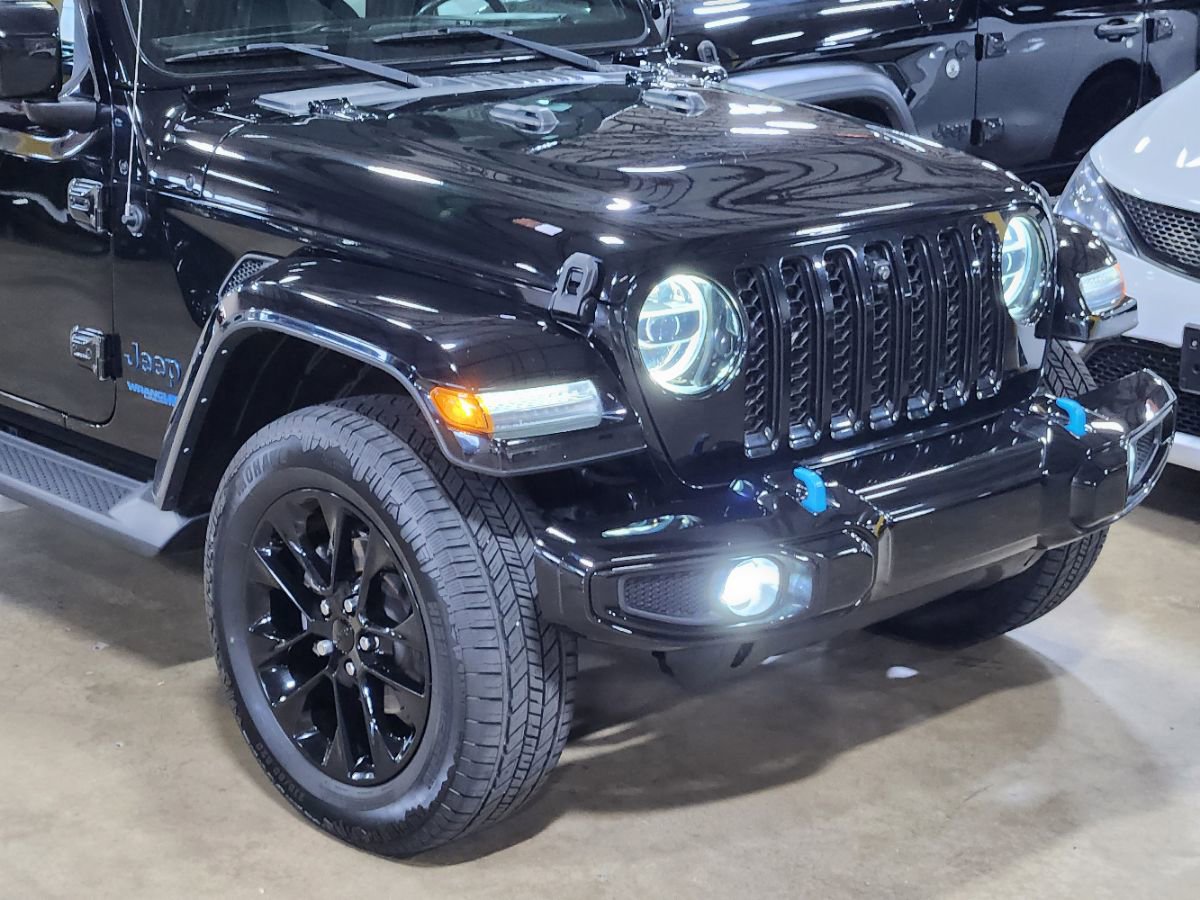 Used 2021 Jeep Wrangler Unlimited Sahara AWD/4WD image 13