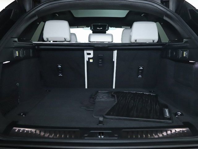 Certified 2022 Land Rover Range Rover Velar S AWD/4WD image 36