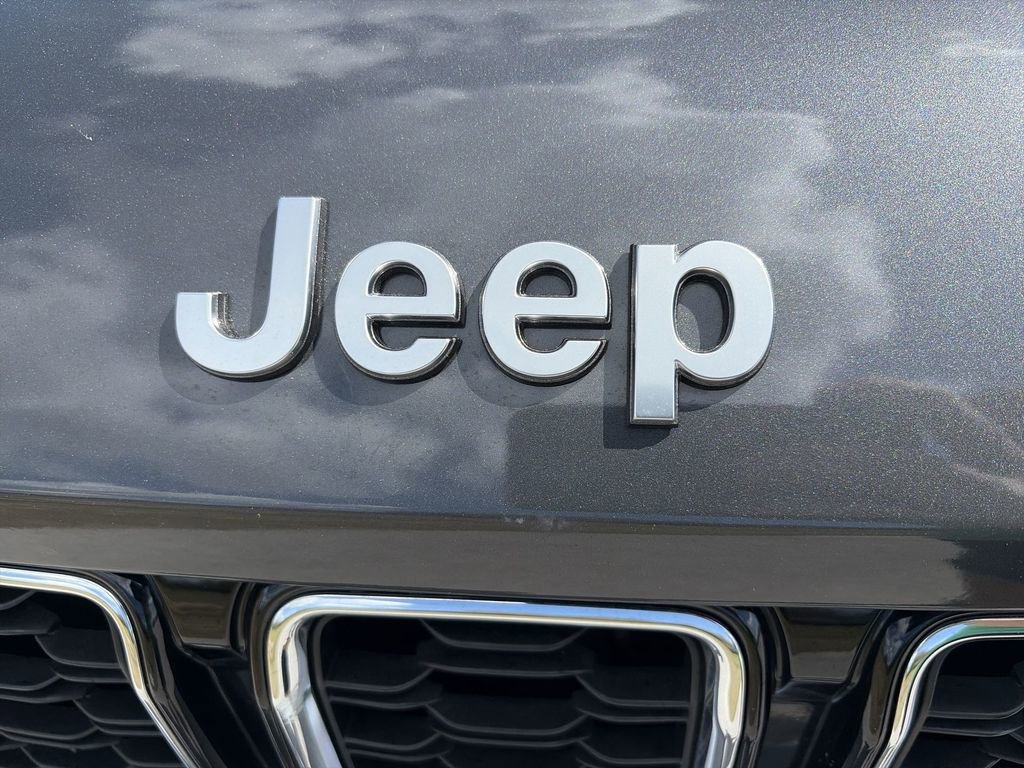 Used 2023 Jeep Grand Cherokee Limited image 35