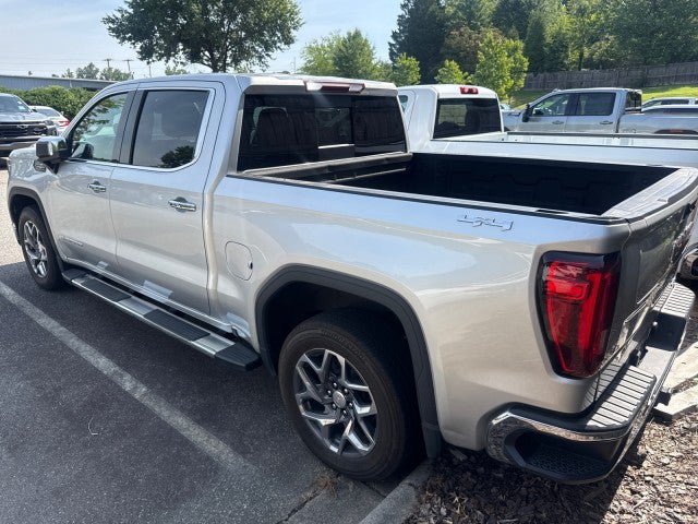 Used 2022 GMC Sierra 1500 SLT w/ SLT Premium Plus Package AWD/4WD image 3