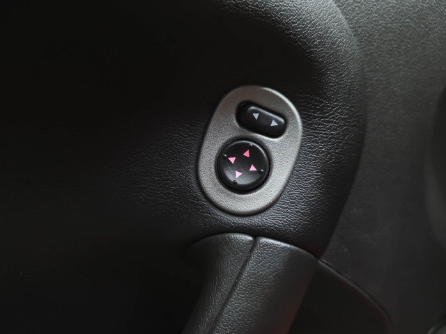 Used 2006 Pontiac Solstice Convertible w/ Premium Package RWD image 26