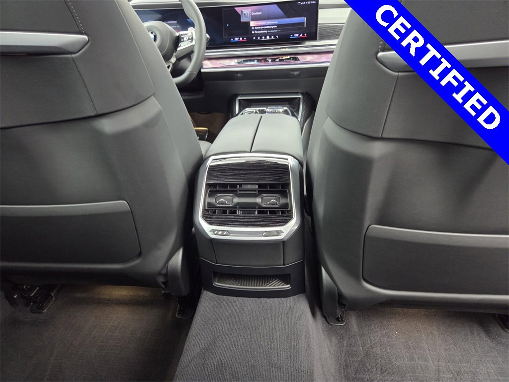 Used 2023 BMW 740i image 23