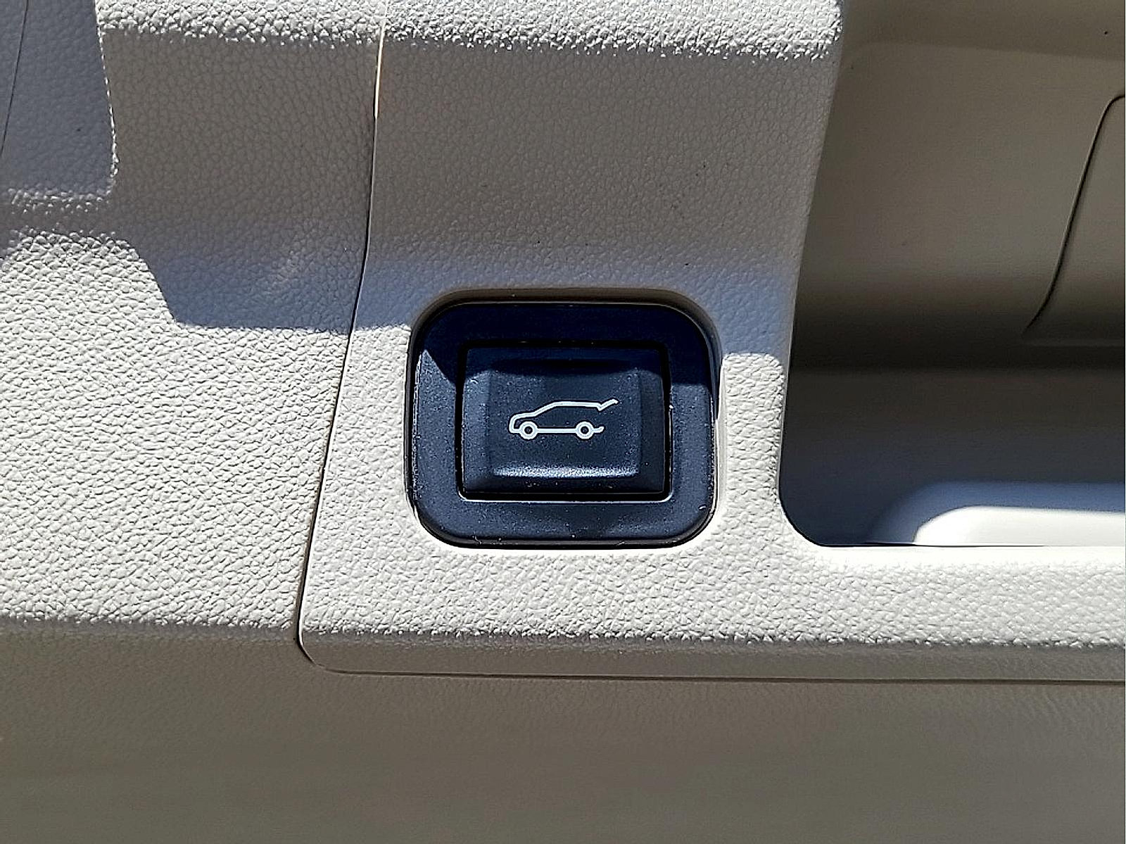 Used 2019 GMC Acadia Denali w/ Technology Package AWD/4WD image 31