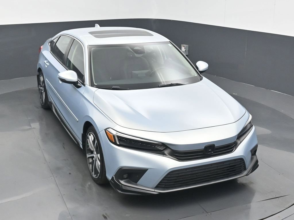 Used 2023 Honda Civic Touring image 3