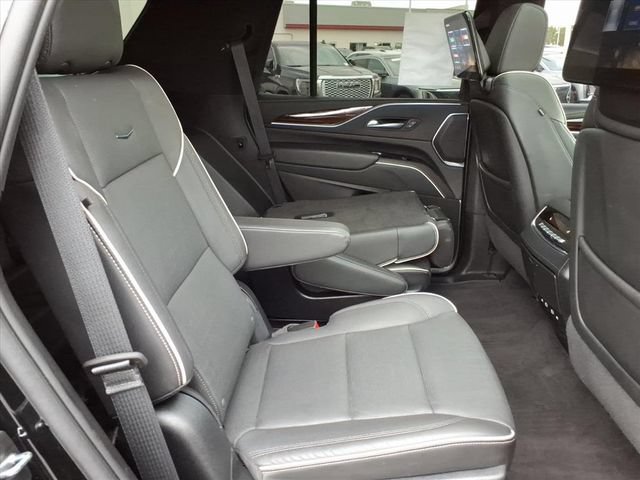 Used 2023 Cadillac Escalade Premium Luxury AWD/4WD image 23