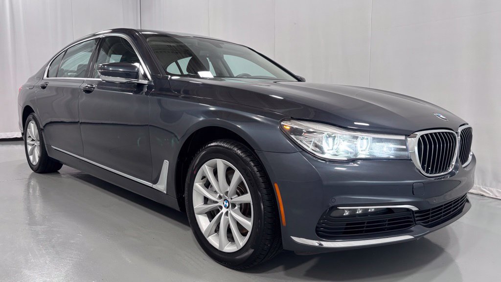 Used 2018 BMW 740i xDrive AWD/4WD image 4
