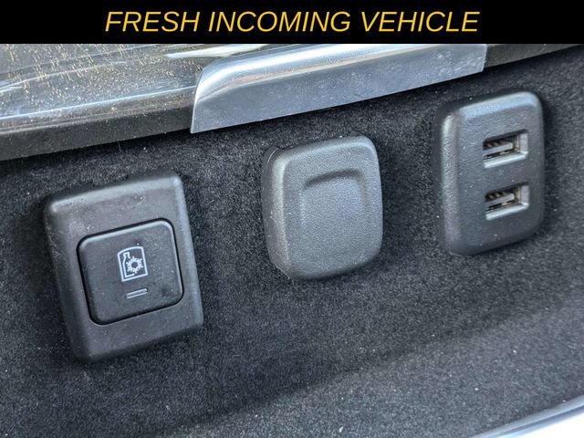 Used 2020 Cadillac Escalade Platinum RWD image 19