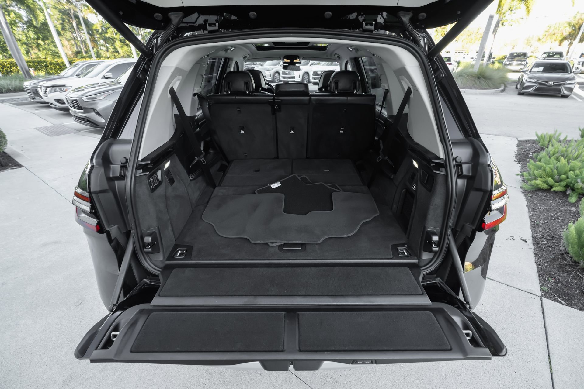 Used 2025 BMW X7 xDrive40i image 42