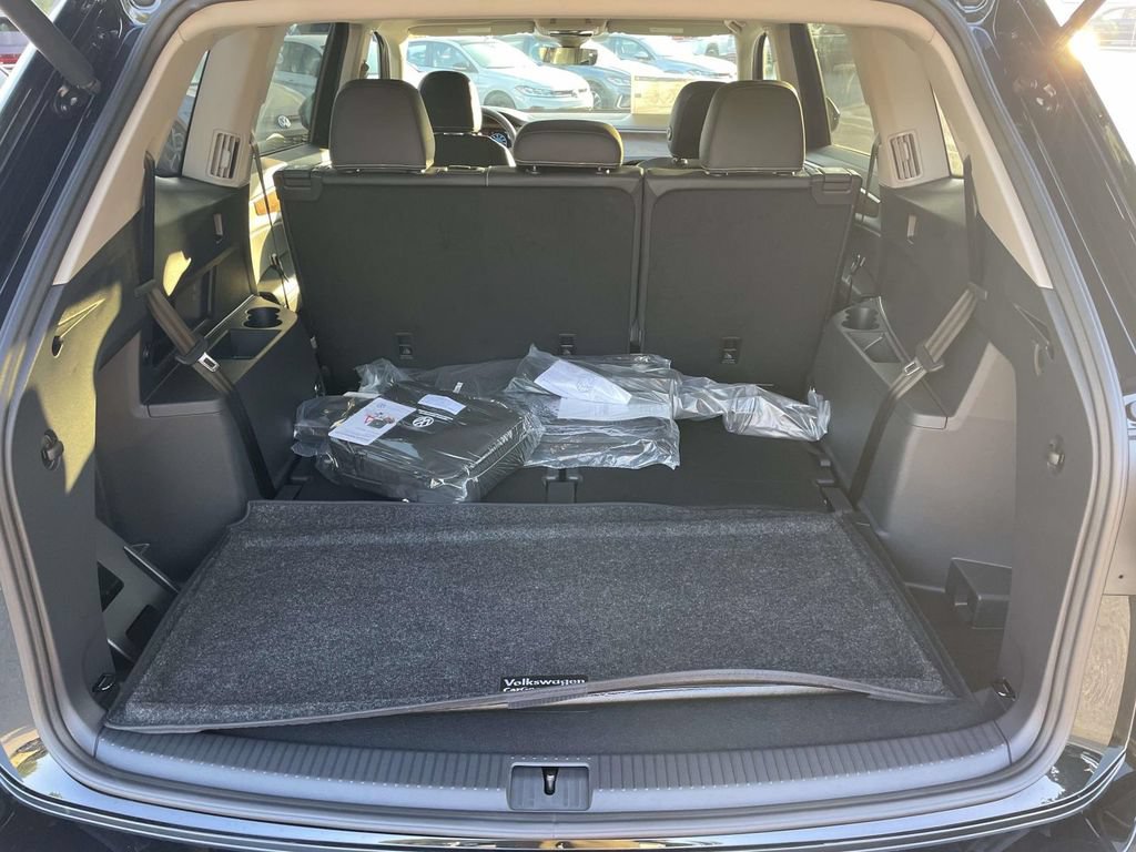 New 2026 Volkswagen Atlas SE FWD image 9