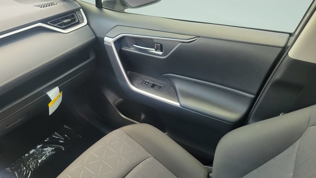 Certified 2025 Toyota RAV4 XLE AWD/4WD image 13