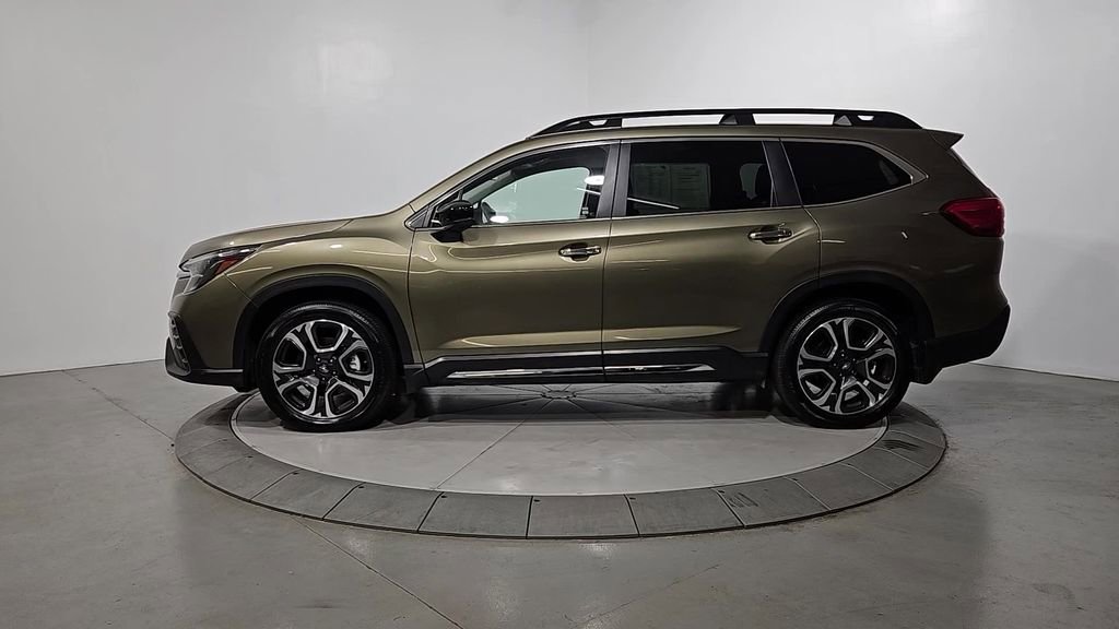 Certified 2025 Subaru Ascent Touring AWD/4WD image 2