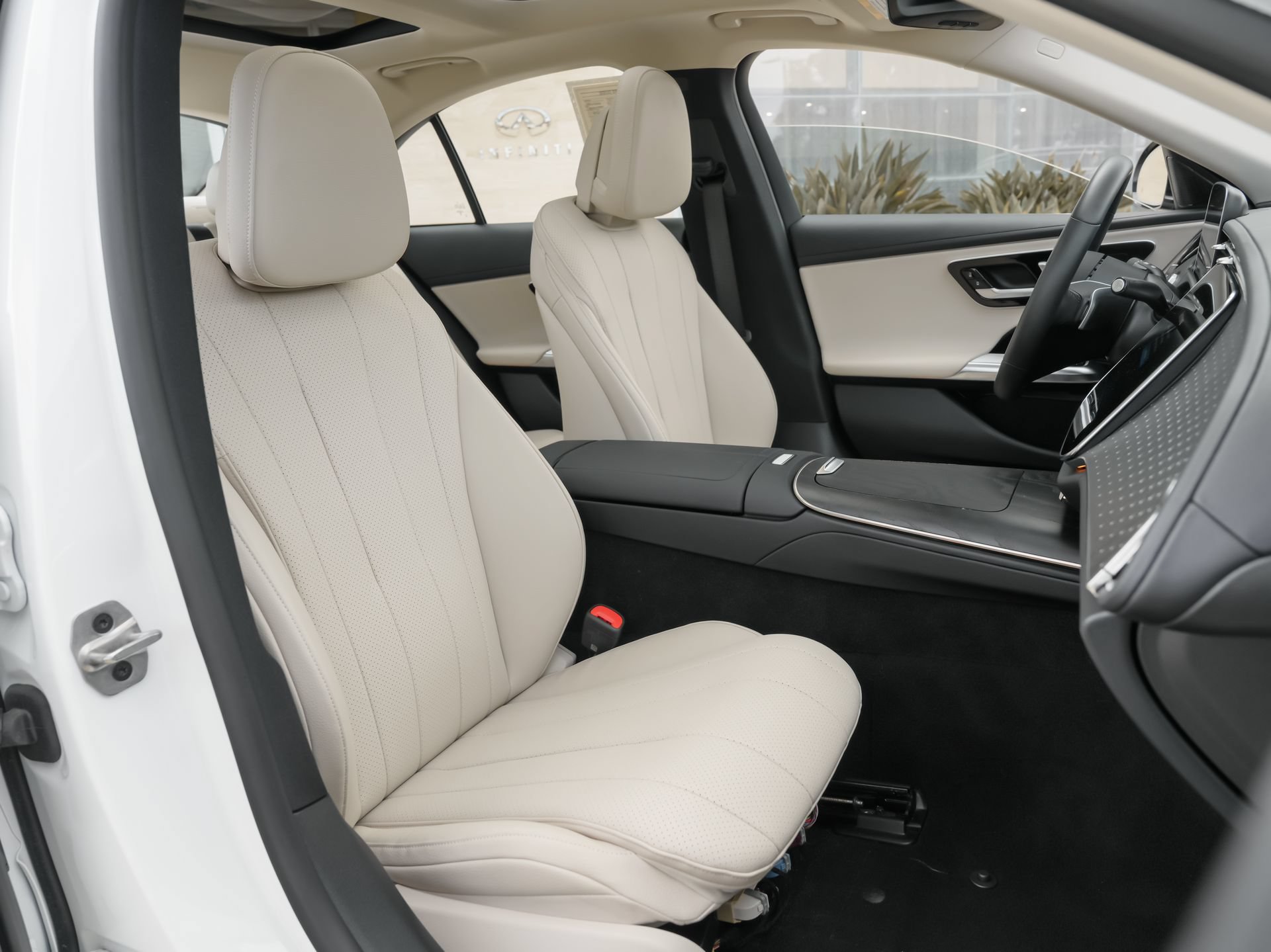 Used 2024 Mercedes-Benz E 350 4MATIC Sedan image 41