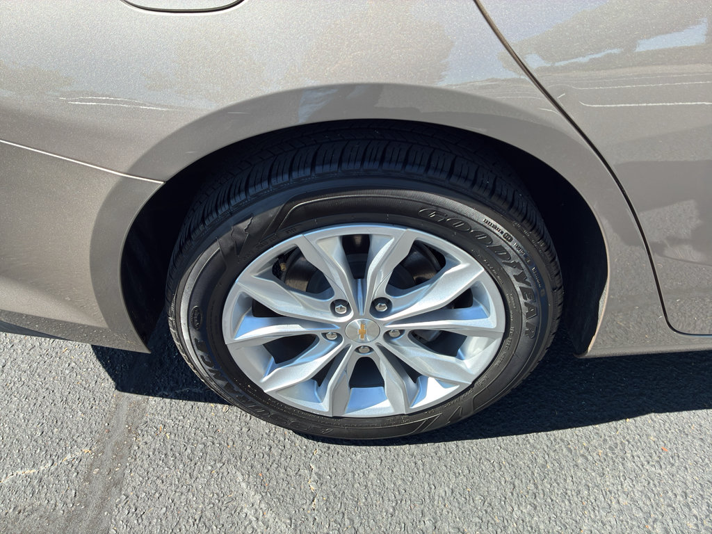 Used 2023 Chevrolet Malibu LT FWD image 14
