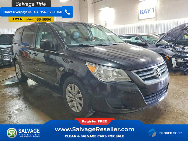 Used 2014 Volkswagen Routan SE FWD image 5