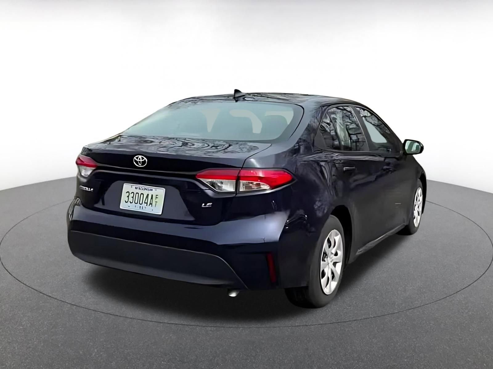 Used 2025 Toyota Corolla LE image 15