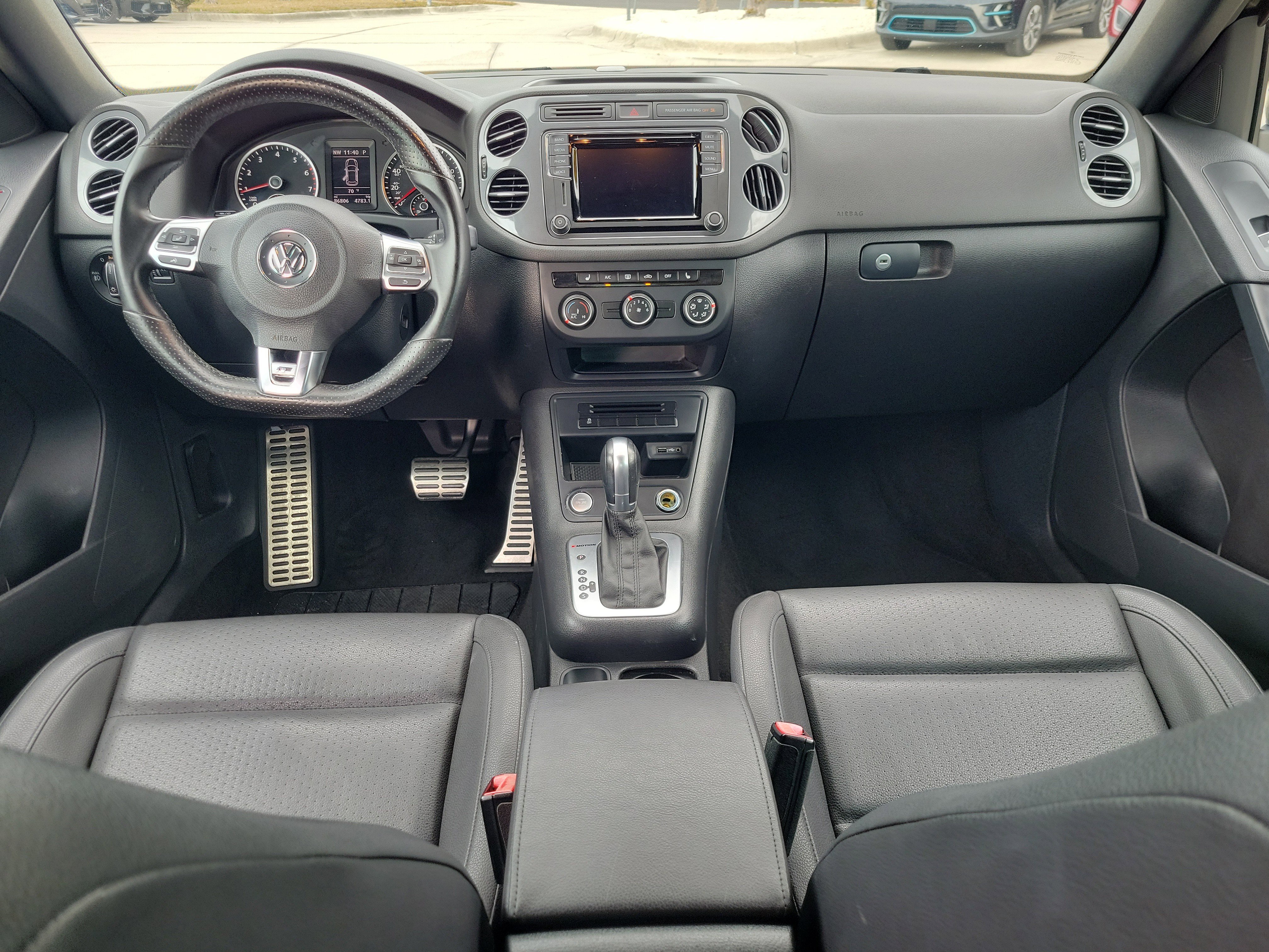 Used 2016 Volkswagen Tiguan R-Line image 12