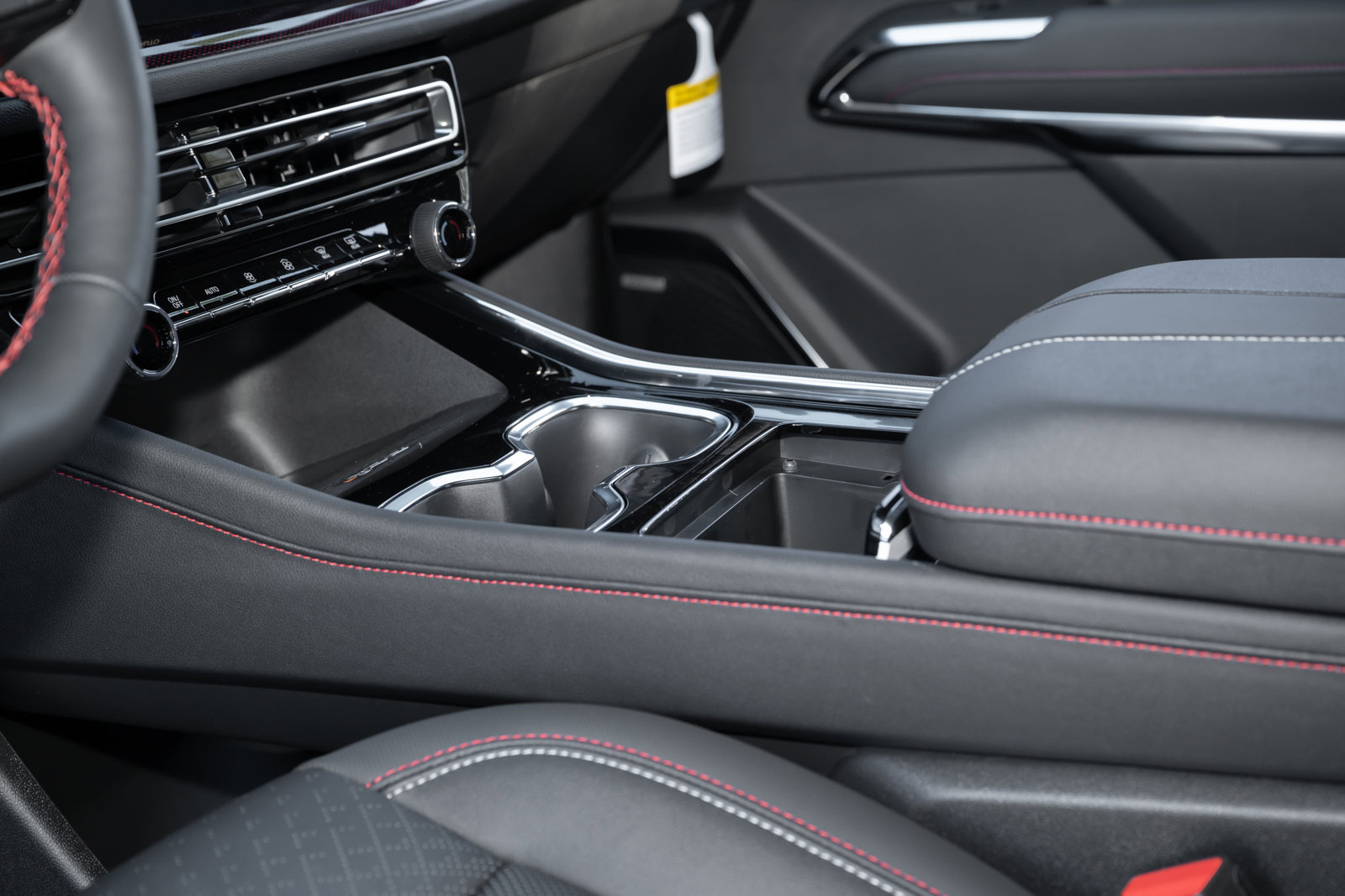 New 2026 Chevrolet Traverse RS w/ LPO, Floor Liner Package image 33