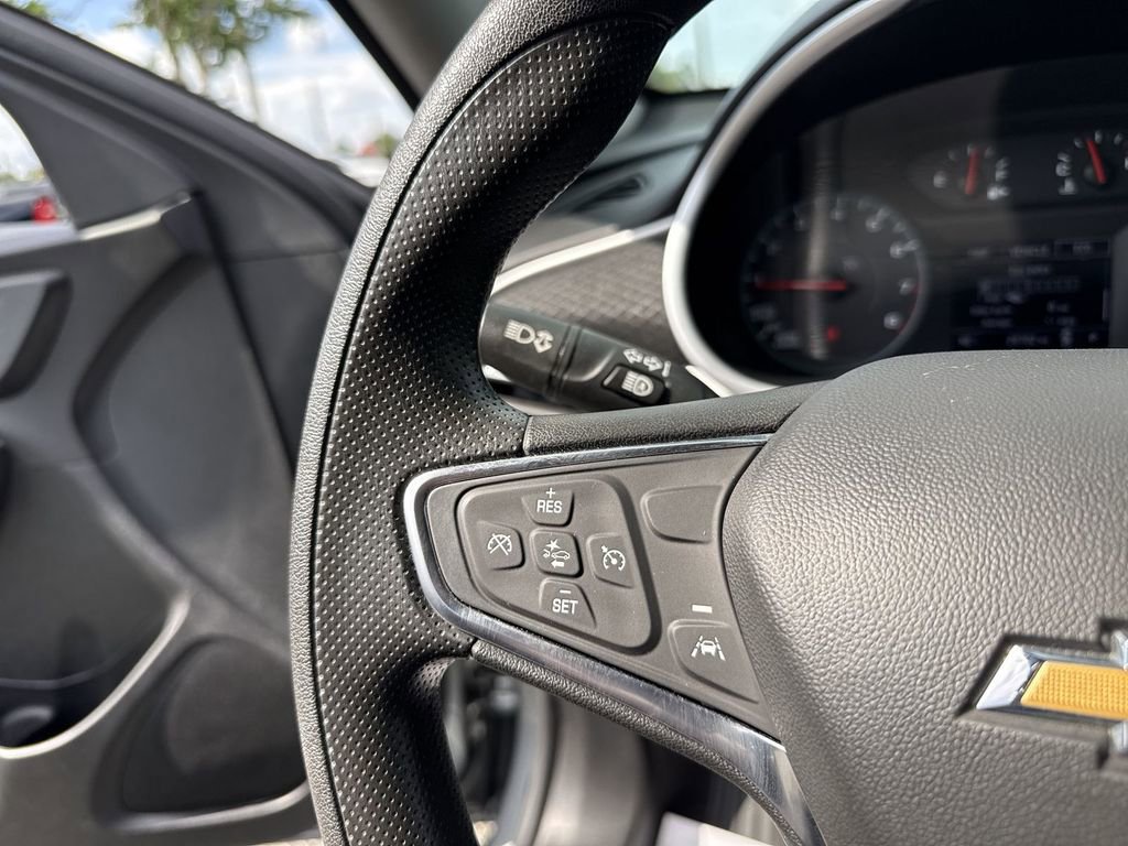Used 2025 Chevrolet Malibu LT FWD image 16