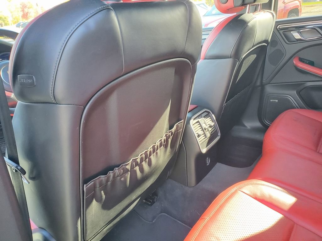 Used 2017 Porsche Macan S image 10