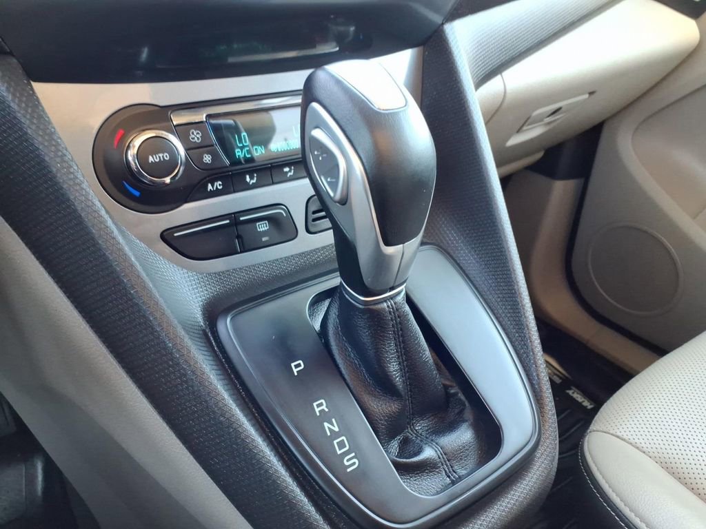 Used 2014 Ford Transit Connect Titanium image 29