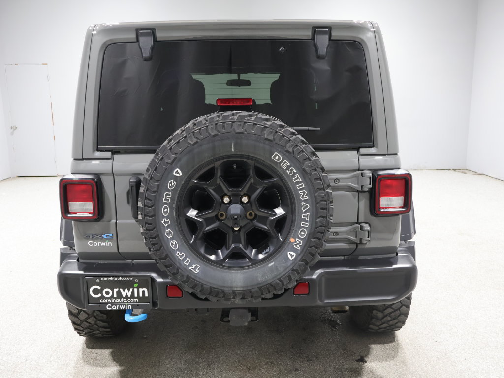 Used 2023 Jeep Wrangler Unlimited w/ Cold Weather Group AWD/4WD image 3