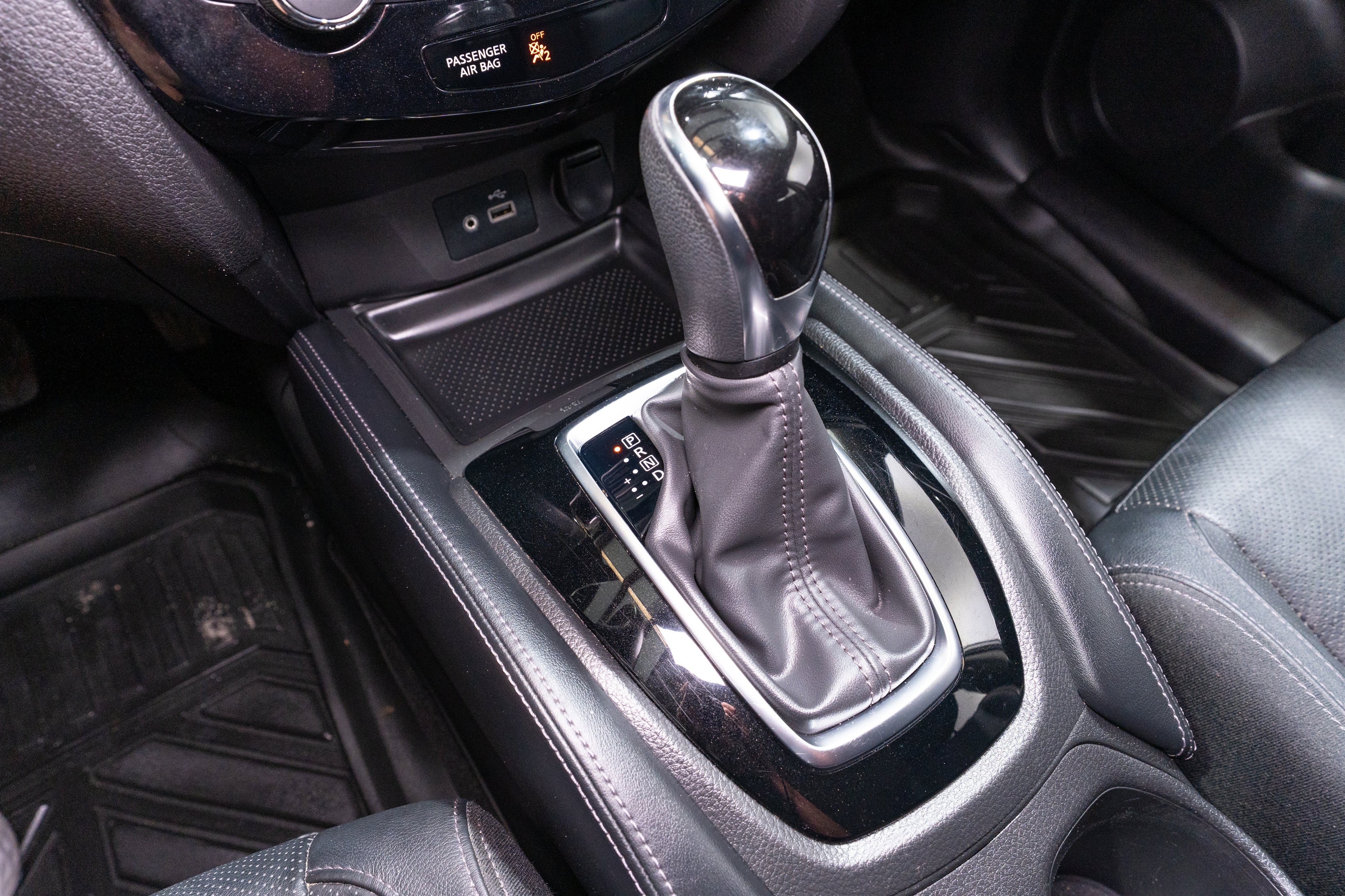 Used 2018 Nissan Rogue SL FWD image 21