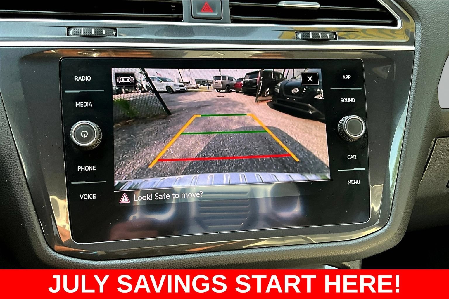 Used 2021 Volkswagen Tiguan SEL AWD/4WD image 16