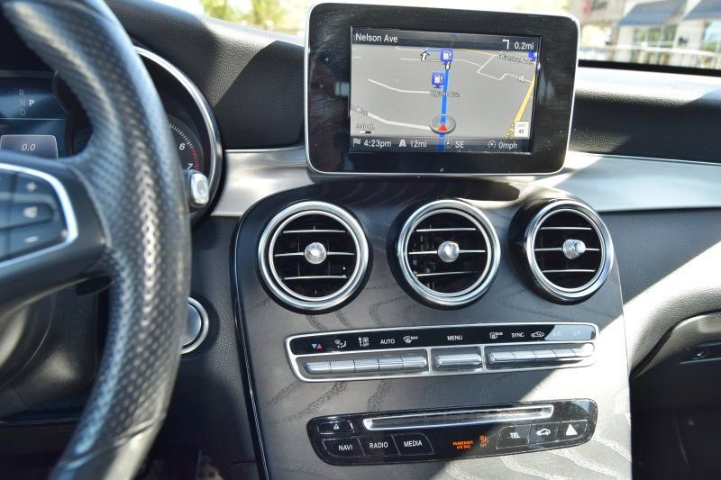 Used 2019 Mercedes-Benz GLC 300 4MATIC image 25