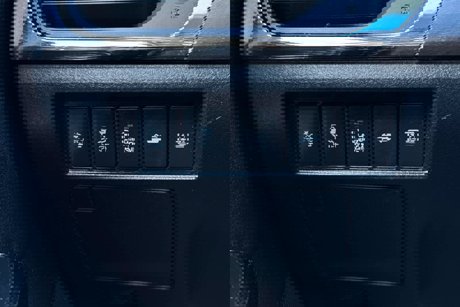 Used 2017 Toyota Avalon Limited image 29