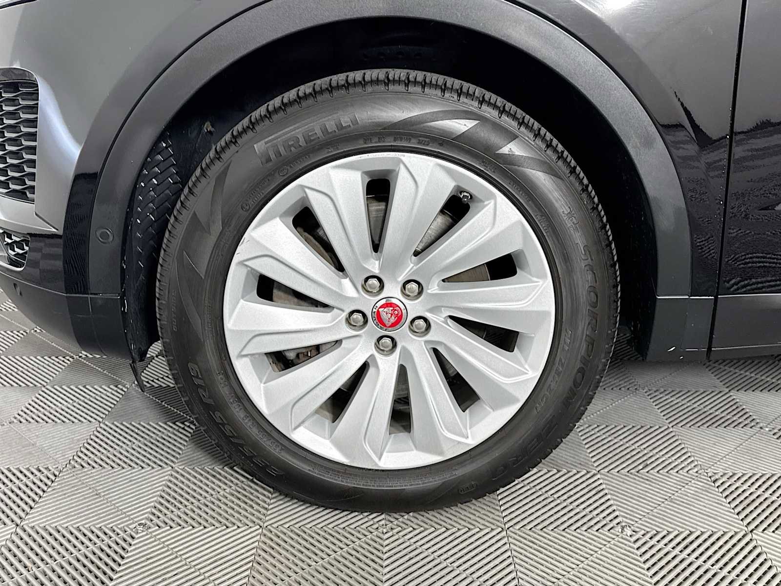 Used 2020 Jaguar E-PACE SE image 30