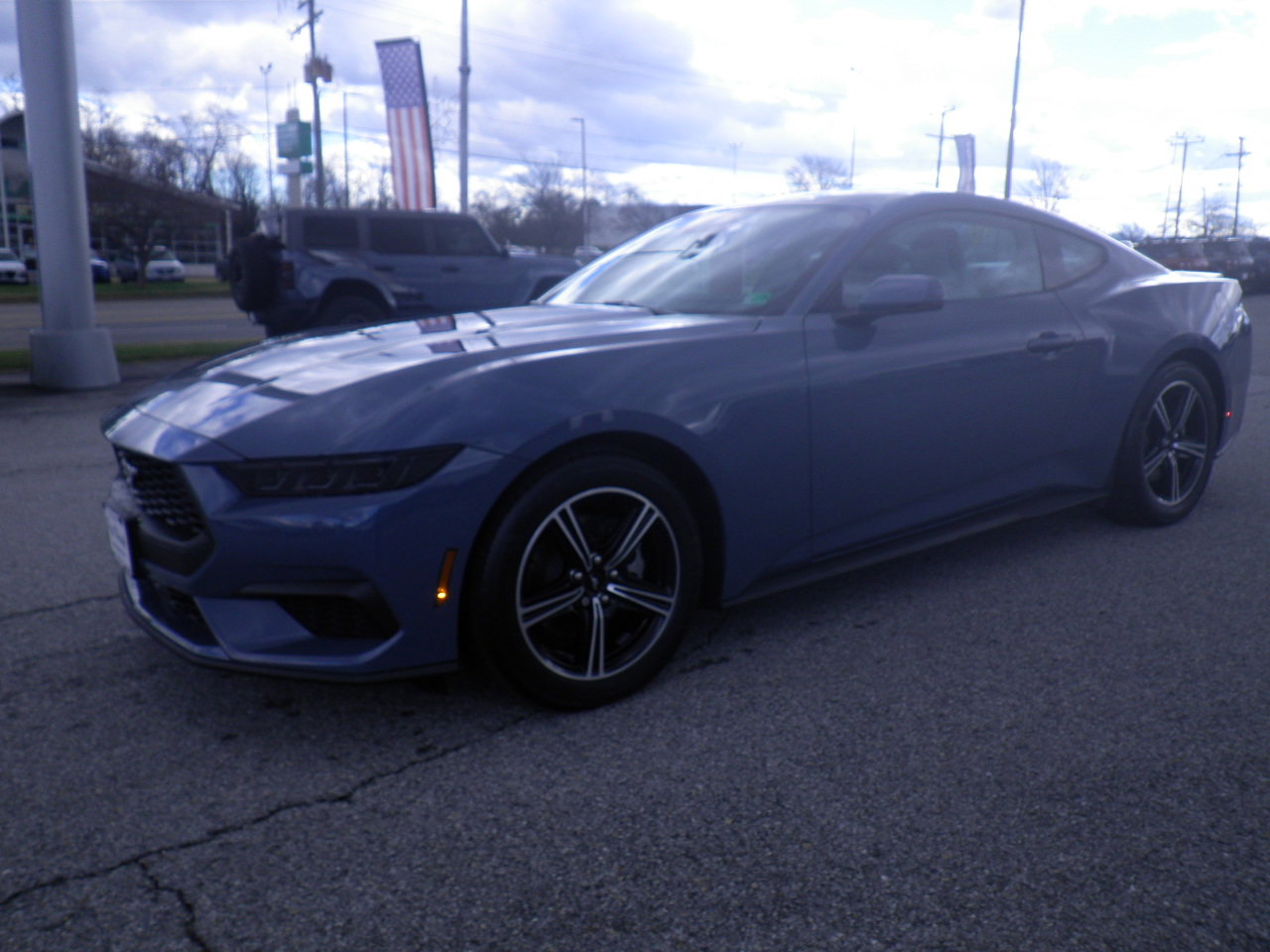 Used 2025 Ford Mustang Premium image 3