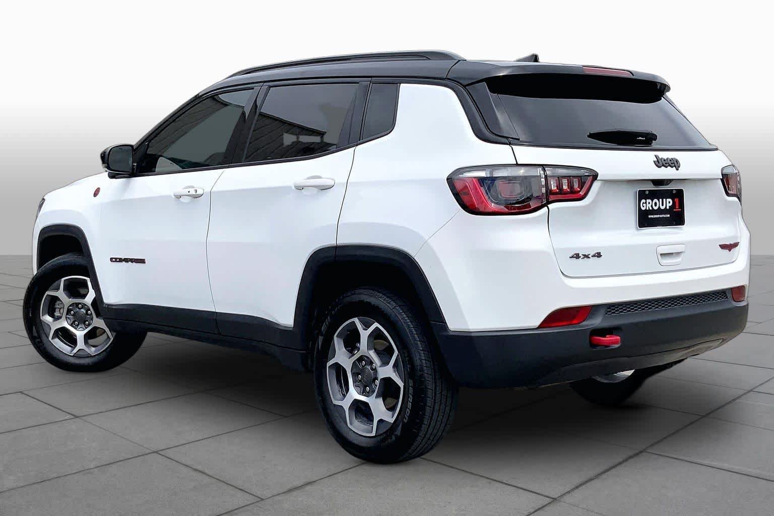 Used 2022 Jeep Compass Trailhawk AWD/4WD image 12