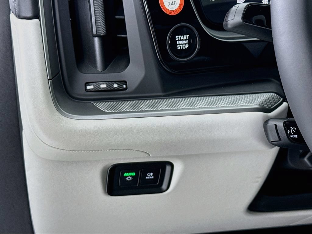 New 2026 Porsche Cayenne Coupe AWD/4WD image 14