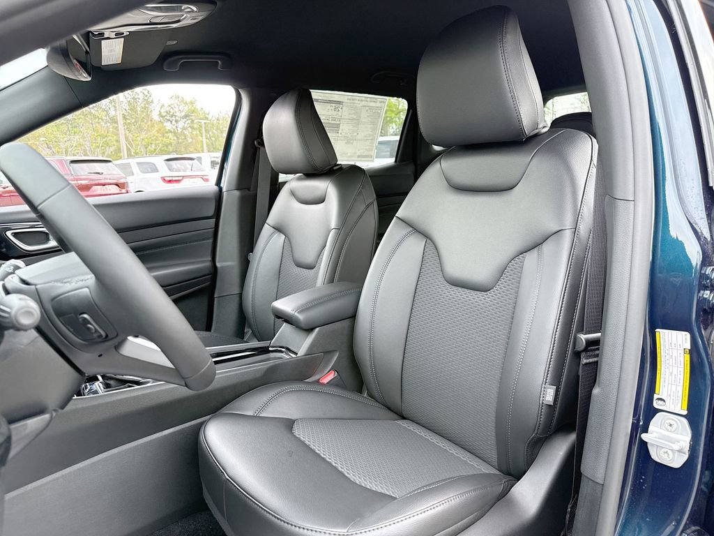 New 2026 Jeep Compass Latitude AWD/4WD image 11