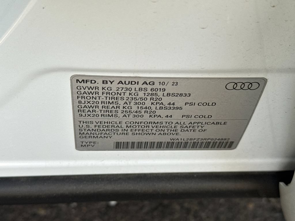 Used 2024 Audi Q4 e-tron Premium Plus w/ Premium Plus AWD/4WD image 39