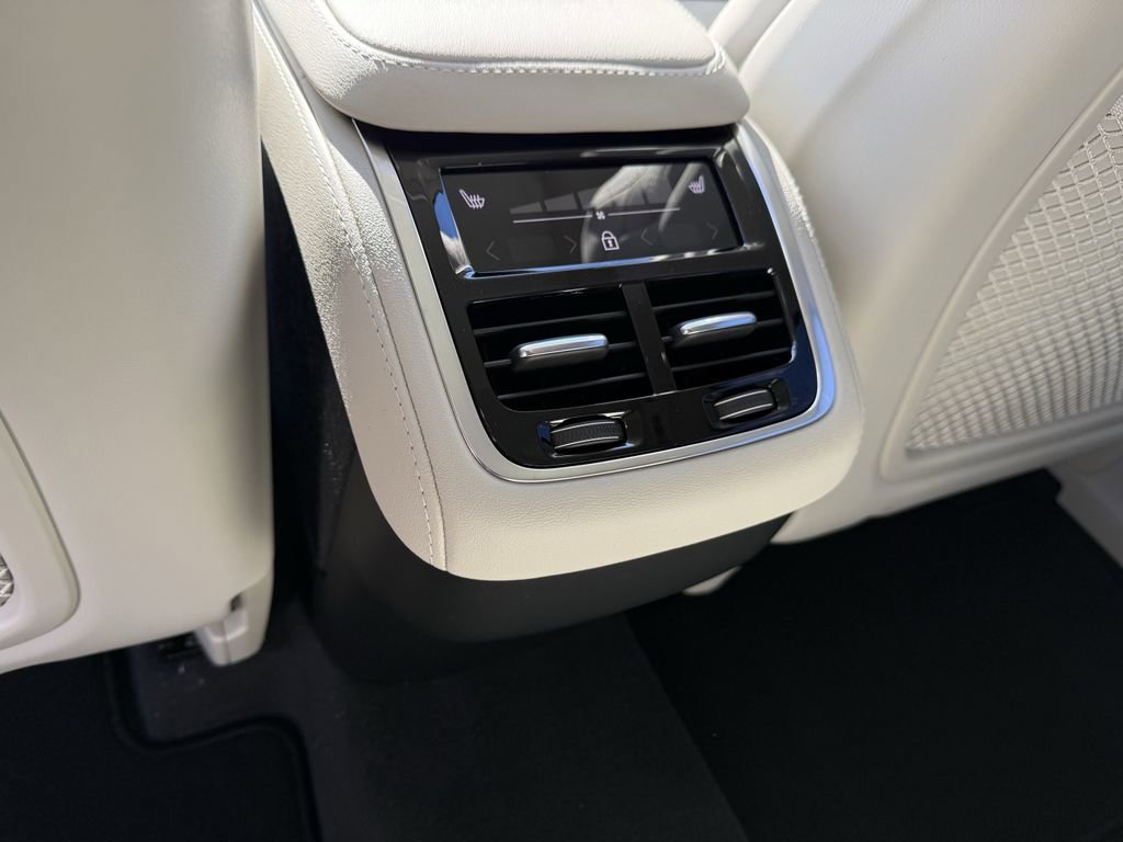 New 2026 Volvo XC90 B6 Ultra w/ Protection Package Premier image 17