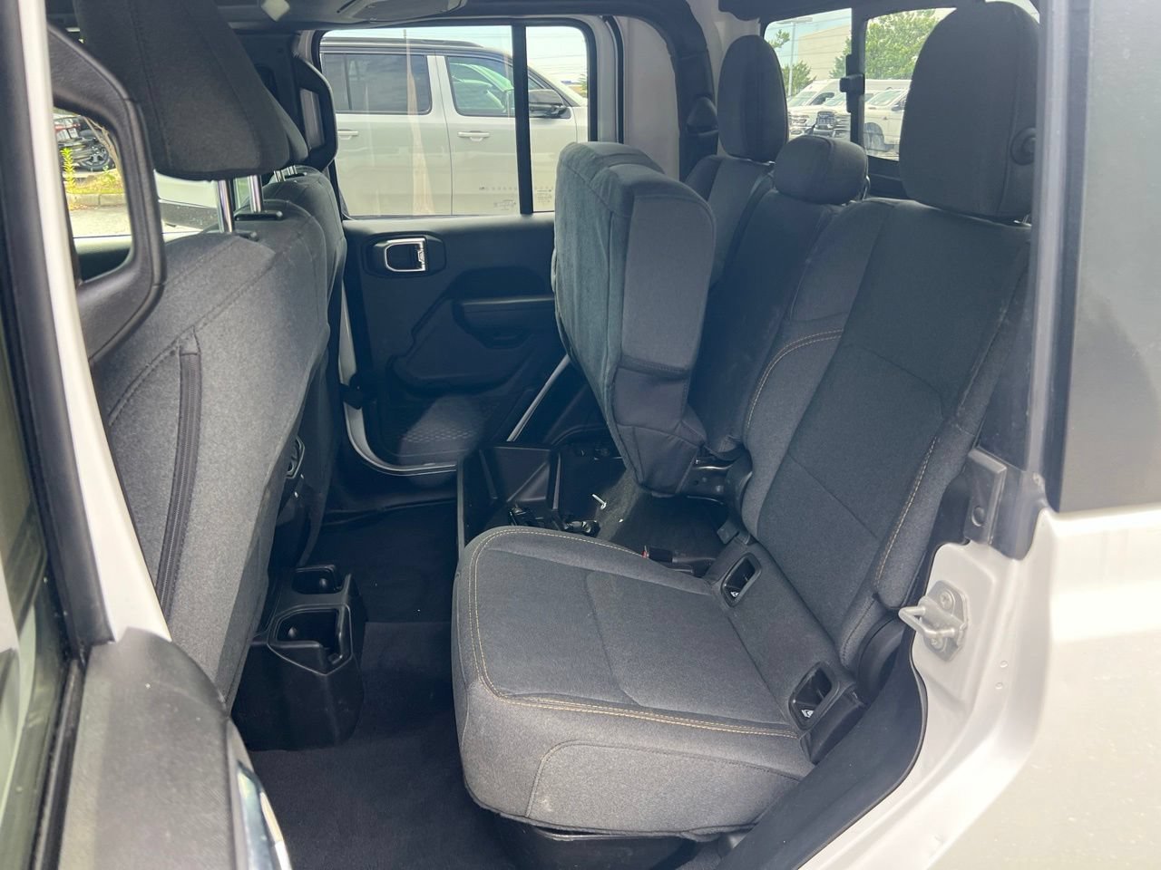 Used 2025 Jeep Gladiator Sport AWD/4WD image 14