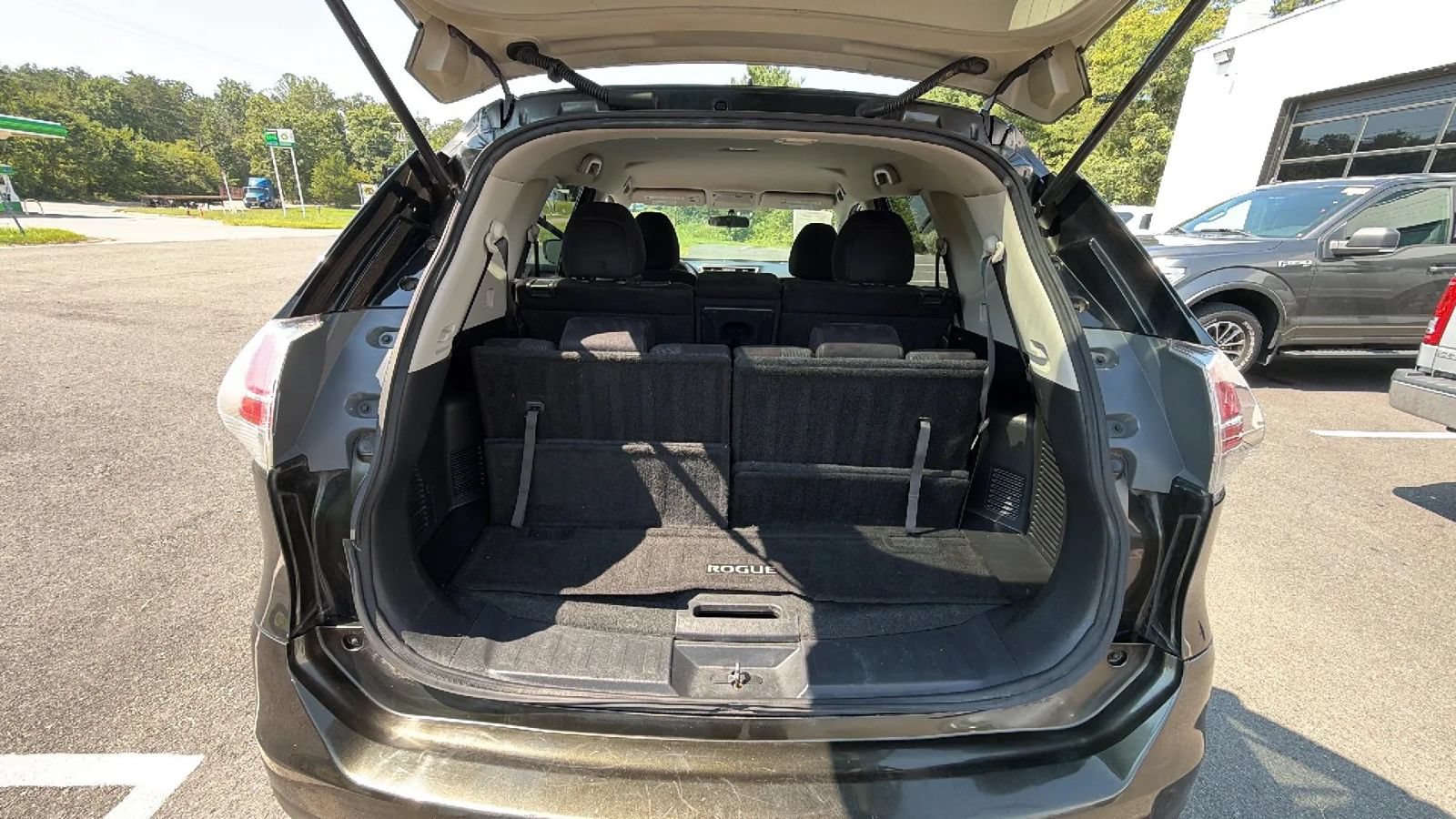 Used 2015 Nissan Rogue SV w/ SV Family Package AWD/4WD image 55