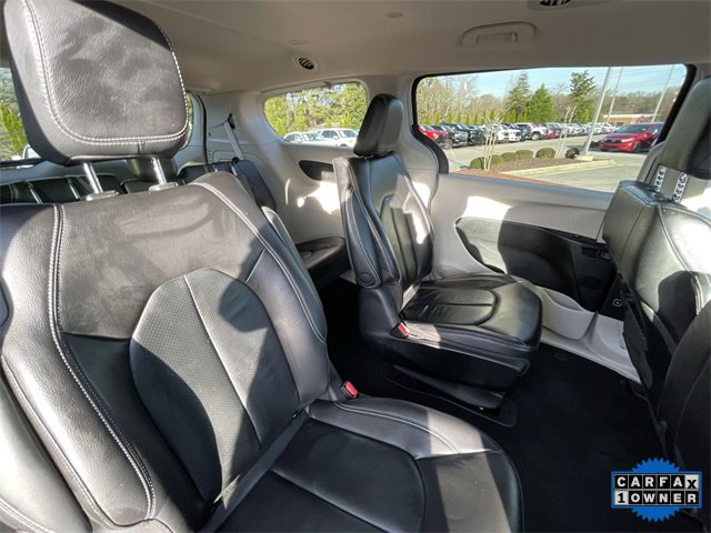Used 2022 Chrysler Pacifica Touring-L image 24