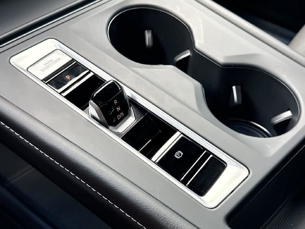 Certified 2025 Volkswagen Atlas Cross Sport SE FWD image 20