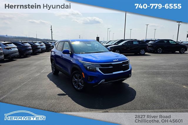 Used 2024 Kia Seltos LX AWD/4WD image 1