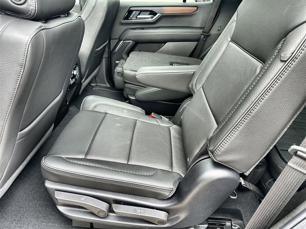 New 2026 GMC Yukon Denali w/ Sun & Power Step Package image 16