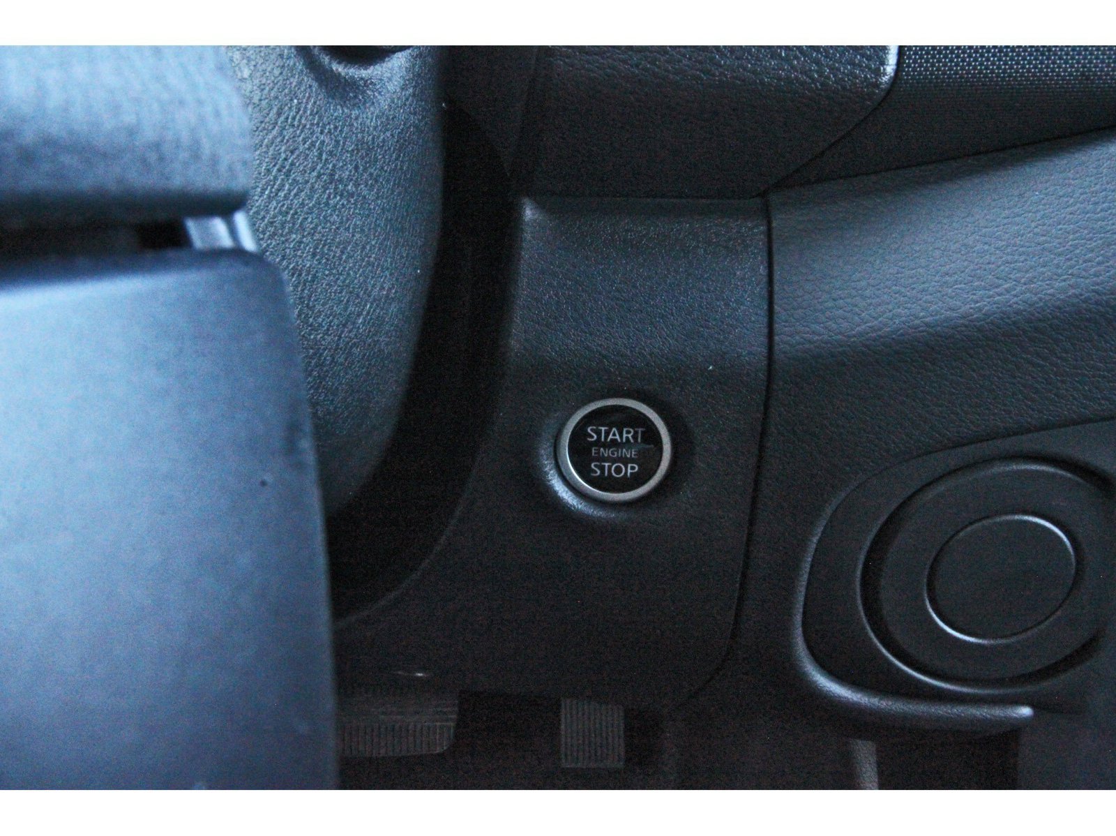 Used 2024 Nissan Frontier SV RWD image 23