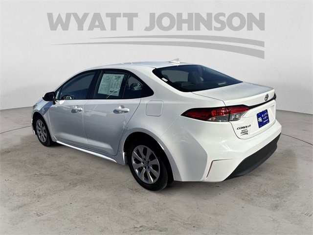 Used 2023 Toyota Corolla LE image 3