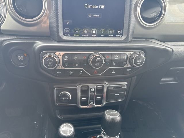 Used 2022 Jeep Gladiator Overland w/ Cold Weather Group AWD/4WD image 28